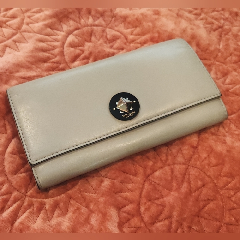 Kate Spade Newbury Leather Wallet Clutch light taupe/beige turn lock clasp